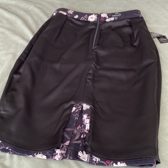 Women's Skirts Beautiful and very good condition - Picture 13 of 16